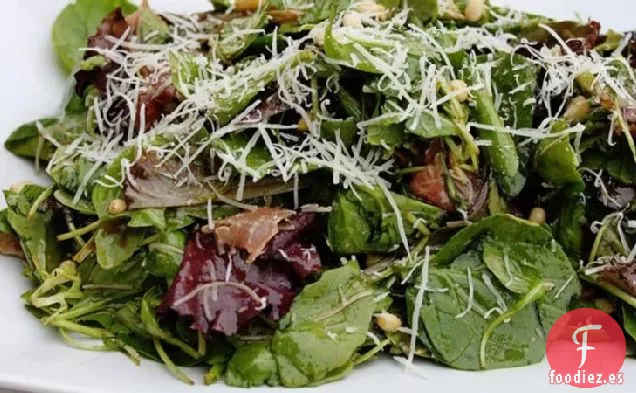 Ensalada de Jamón y Piñones con Vinagreta Balsámica