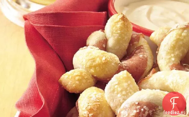 Pretzels Retorcidos de Jamón con Salsa de Cerveza