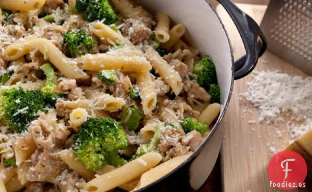 Pasta Cremosa con Salchicha de Pollo y Brócoli