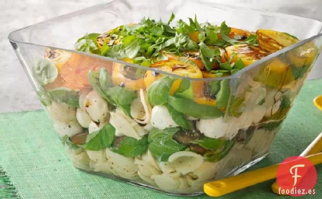 Ensalada Caprese de Pasta en Capas