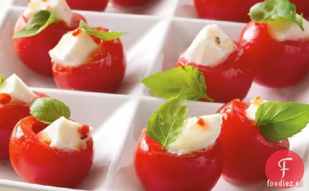 Mozzarella Fresca en Tazas de Tomate