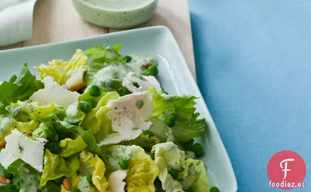 Ensalada de Lechuga de Mantequilla y Escarola con Aderezo de Diosa Verde