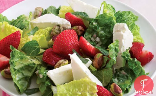 Ensalada Romana de Hierbas con Fresas