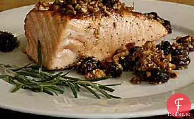 Salmón Rey Salvaje con Cerezas Secas y Almendra Ahumada Beurre Noisette