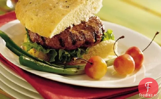 Hamburguesas de Cebolla y Crema Agria a la Parrilla