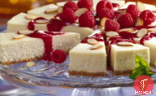 Tarta de Queso de Almendras con Salsa de Frambuesa