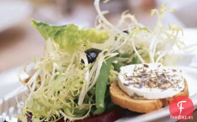 Verduras Frescas Con Remolacha Asada, Judías Verdes y Queso De Cabra C