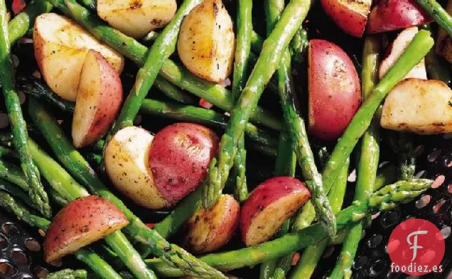 Espárragos a la Parrilla y Patatas Nuevas