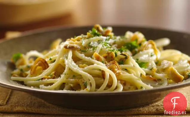 Espaguetis con Salsa de Almejas Blancas