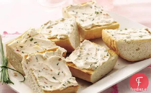 Pan de Ajo, Cebolleta y Queso a la Parrilla