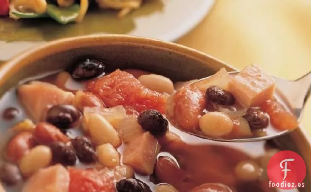 Abundante Sopa de Jamón y Tres Frijoles