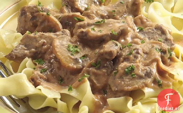 Stroganoff de Carne de Res Abundante