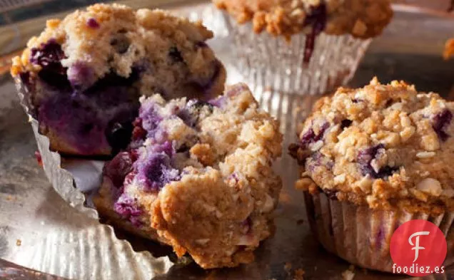 Magdalenas de Arándanos Integrales de Trigo y Almendras con cobertura de Streusel
