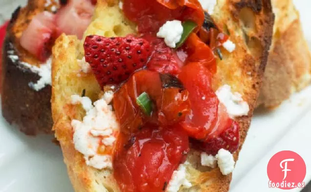 Bruschetta de Tomate y Fresa a la Parrilla