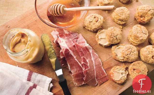 Galletas De Boniato Con Jamón, Mostaza Y Miel