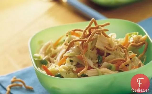 Ensalada Asiática de Pollo y Repollo