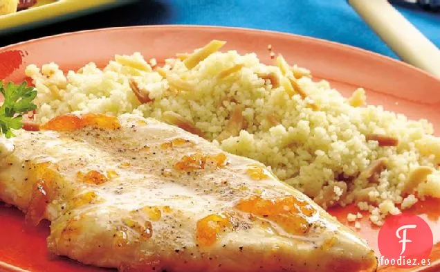 Pechugas de Pollo Glaseadas de Albaricoque con Cuscús de Almendras