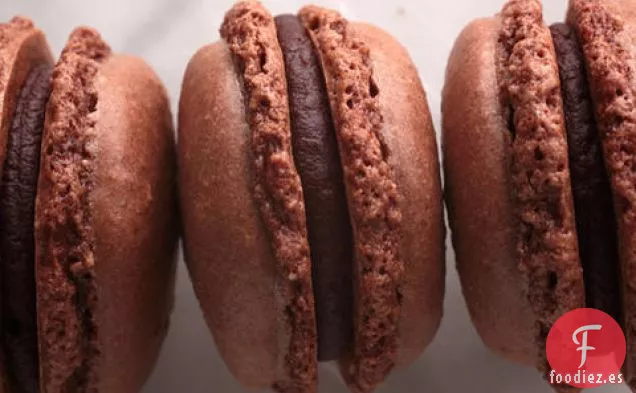 Macarrones de Chocolate Francés con Ganache de Chocolate
