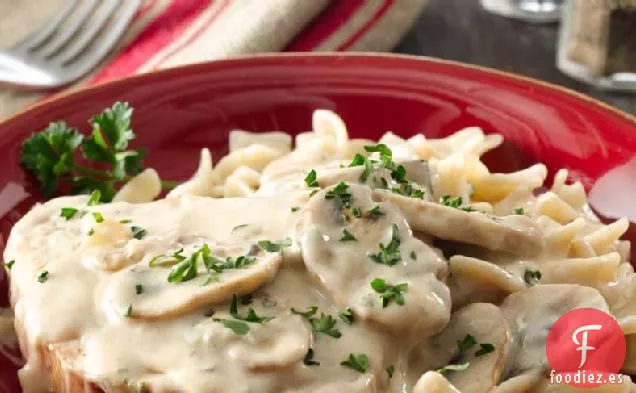 Chuletas de Cerdo Sofocadas con Pasta