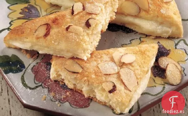 Triángulos de Queso Crema de Almendras