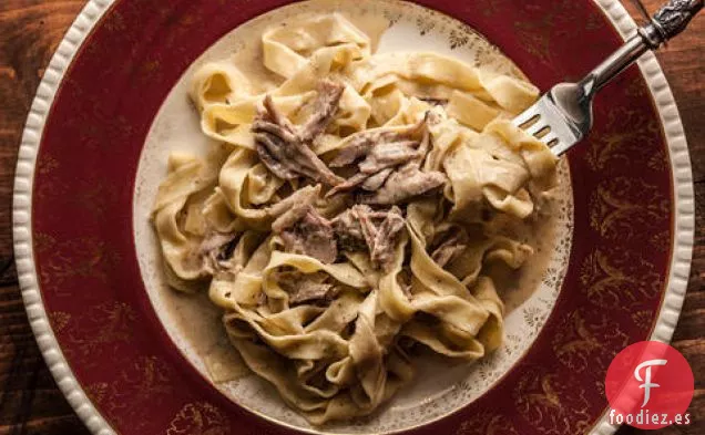 Ragu de Hombro de Cerdo Estofado con leche con Fettuccine Fresco