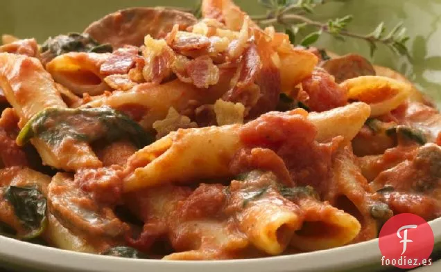 Penne con Salsa de Crema de Tomate y Champiñones