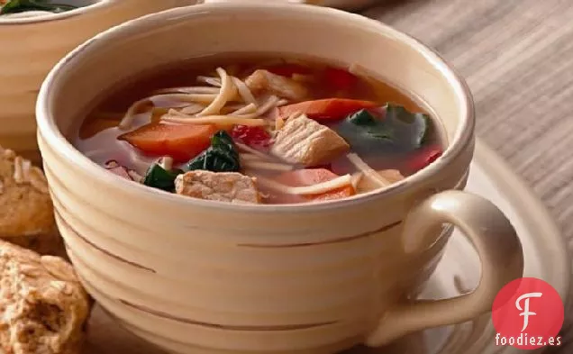 Sopa Asiática de Cerdo y Fideos