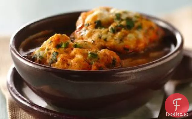 Pollo con Chile con Albóndigas de Harina de Maíz