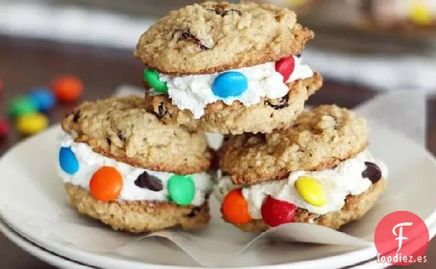 Sándwiches de Helado de Galletas Monstruo