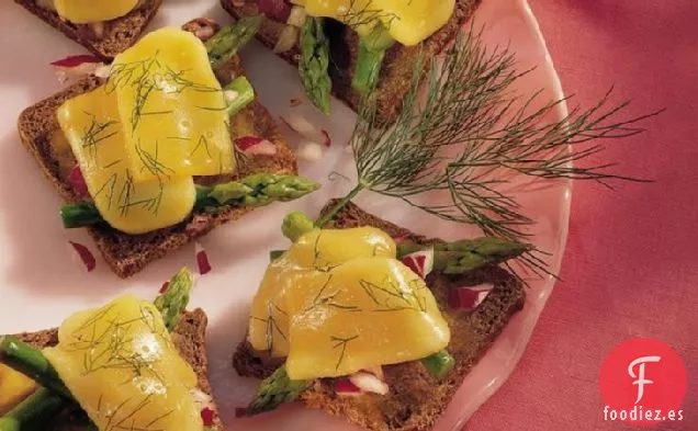Espárragos Asados y Canapés de Gouda