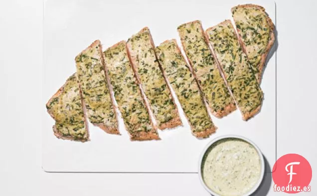 Lado Asado De Salmón Con Mostaza, Estragón Y Salsa De Cebollino