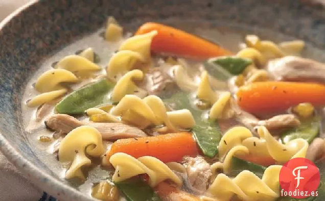 Sopa de Pollo y Fideos Abundante de Cocción Lenta