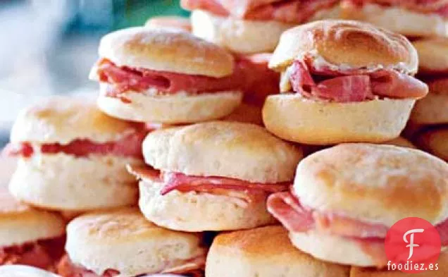 Galletas Rellenas De Jamón Con Mantequilla De Mostaza