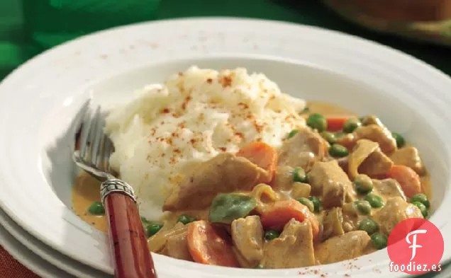 Pollo al Pimentón Cocido a Fuego Lento con Puré de Patatas