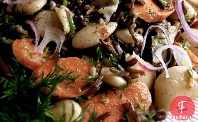 Ensalada De Arroz Salvaje, Frijoles Con Mantequilla Y Zanahoria Asada Con Ajo