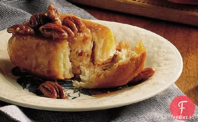 Rollos pegajosos de Caramelo y Nueces Pecanas (más ligeros )