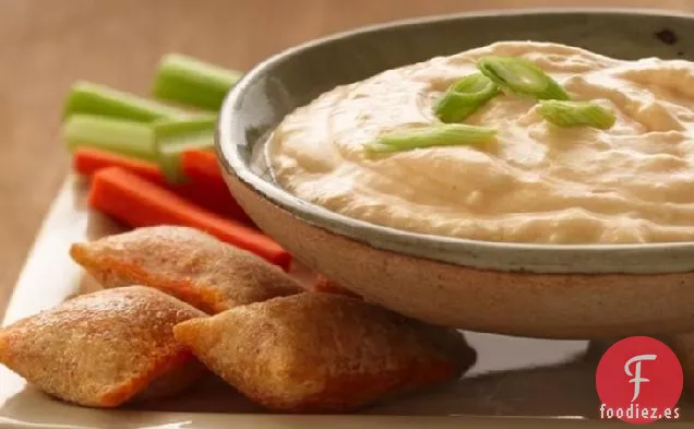 Dip de Queso de Búfalo y Rollos de Pizza®