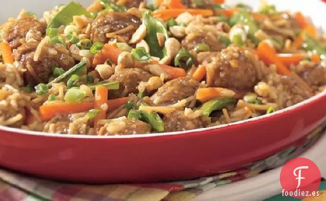 Mezcla Asiática de Albóndigas y Arroz