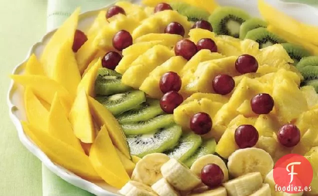 Ensalada de Frutas Tropicales con Aderezo de Semillas de Amapola
