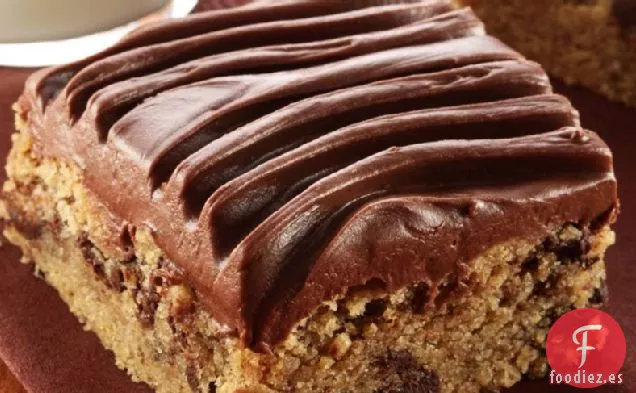 Barras de Chispas de Chocolate con Mantequilla de Maní sin Gluten con Glaseado de Chocolate