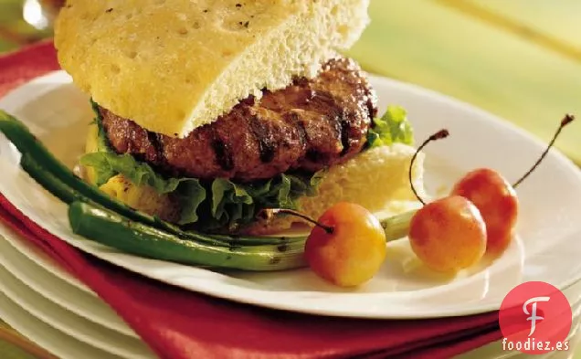 Hamburguesas de Cebolla y Crema Agria a la Parrilla