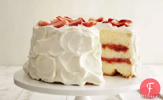 Pastel de Ángel de Fresa y Ruibarbo