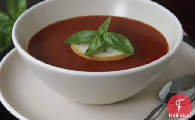 Sopa de Tomate y Albahaca Disfrazada