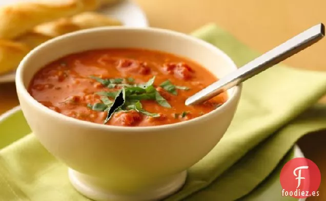 Sopa Gruesa de Tomate y Albahaca