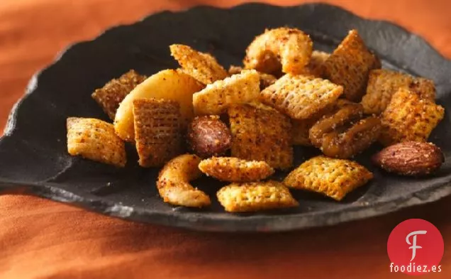 Frutos secos con especias y Mezcla Chex® 