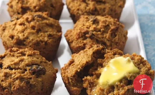 Muffins de Salvado de Pasas de Uva y Suero de Mantequilla
