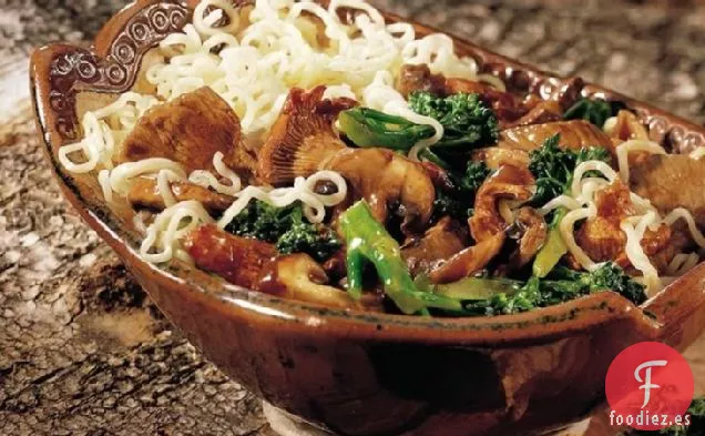Carne de Res, Brócoli Bebé y Setas Silvestres
