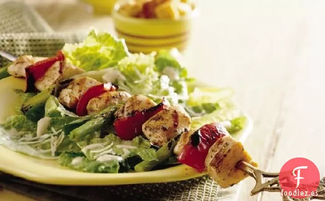Ensalada César de Brocheta de Pollo a la Parrilla