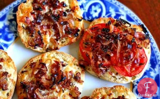 Pizzas de Muffins Ingleses de Cebolla Caramelizada