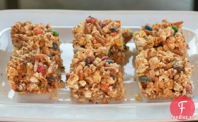 Palomitas de Maíz y Barras de Galletas de Caramelo